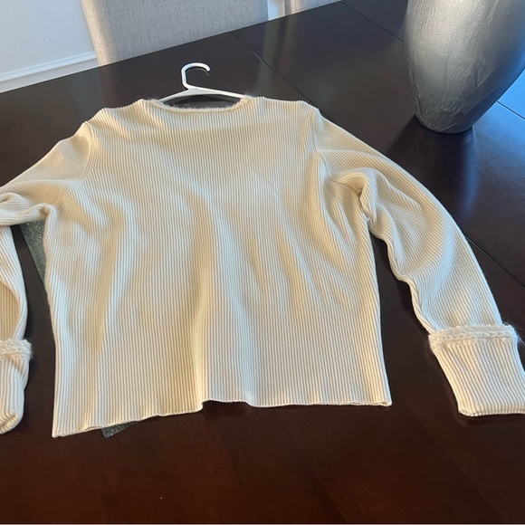 Escada---- Designer Cream Cardigan Size 42 - Picture 2 of 4